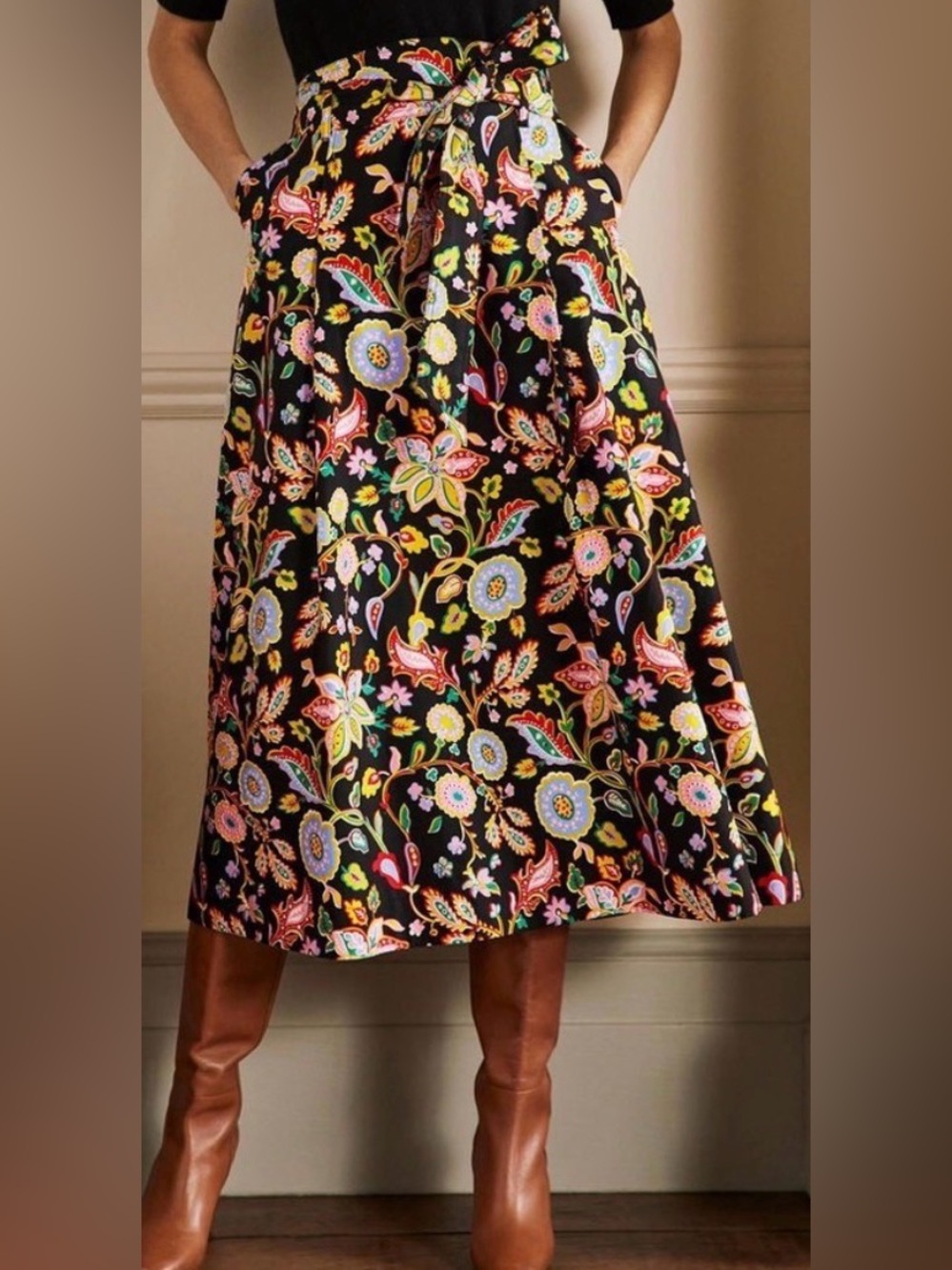 Boden black floral belted skirt. Size 8. 100% cotton